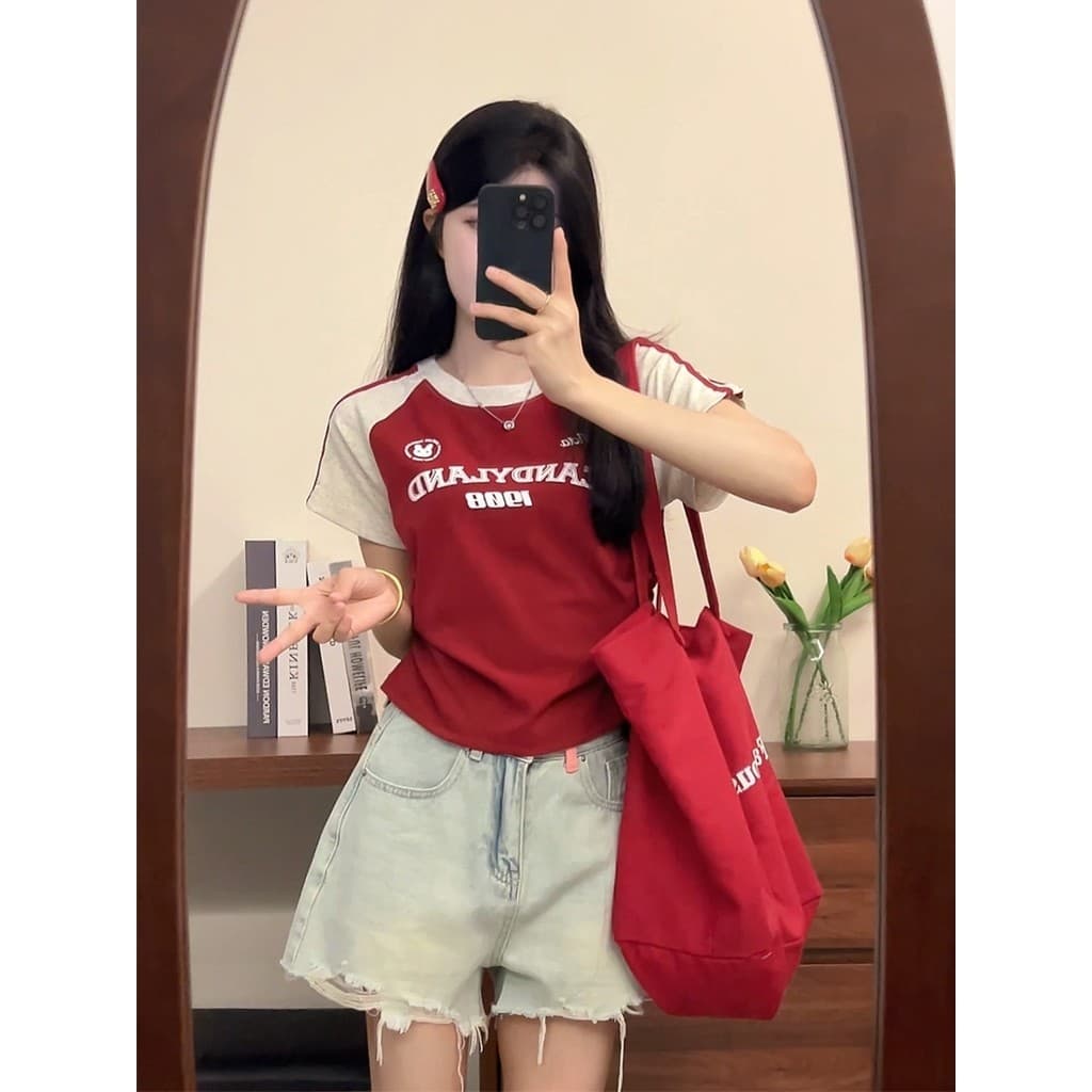 Hotgirl เสื้อยืดแฟชั่นผู้หญิง เสื้อยืดทรงซ้อ แขนสั้นพิมพ์ลาย ดีไซน์เก๋ไก้และจีบด้านข้าง ย้อนยุค รูปที่ 8