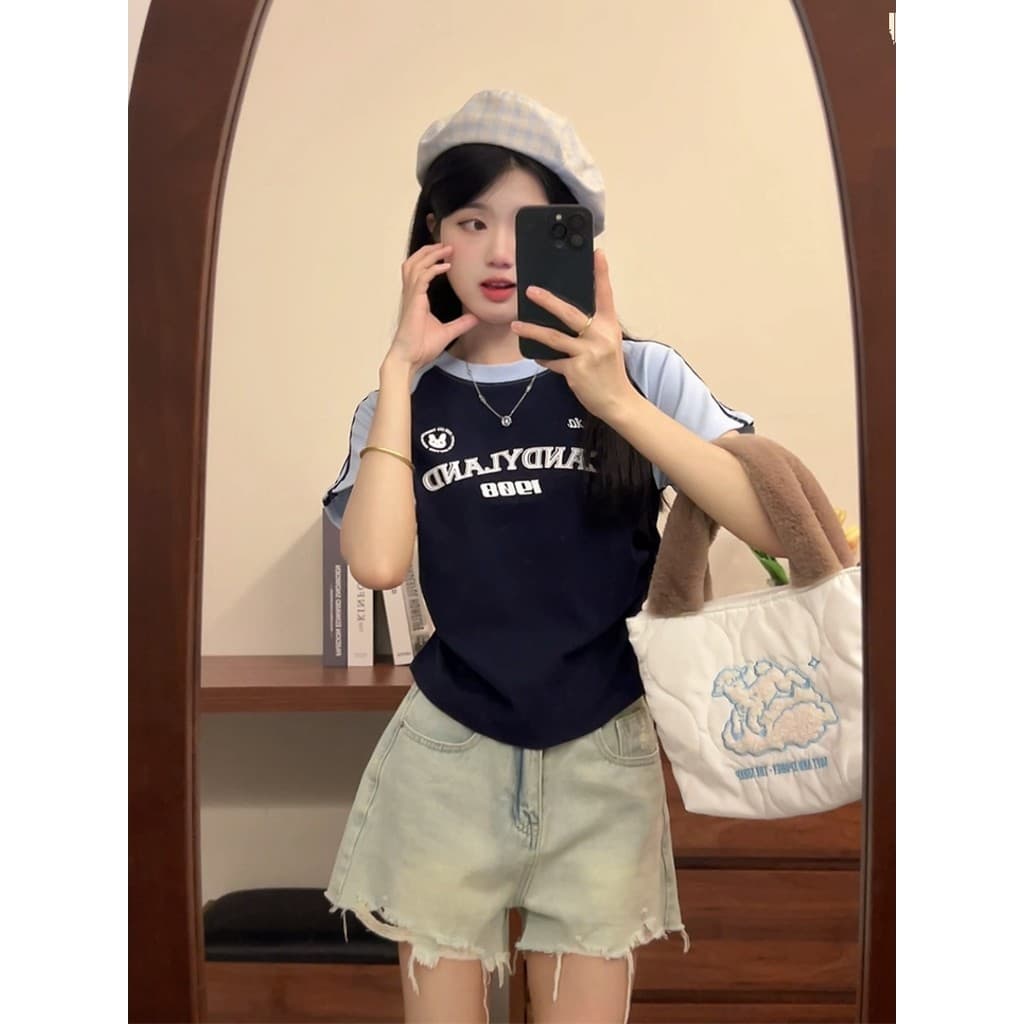 Hotgirl เสื้อยืดแฟชั่นผู้หญิง เสื้อยืดทรงซ้อ แขนสั้นพิมพ์ลาย ดีไซน์เก๋ไก้และจีบด้านข้าง ย้อนยุค รูปที่ 5
