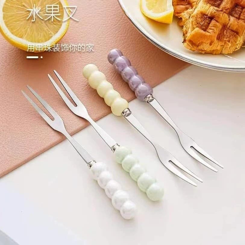 ไข่มุกสี สแตนเลสช้อนและส้อม มือจับพลาสติก ช้อนอาหาร หัวใจวัยรุ่น ซุปที่บ้าน ส้อมช้อนกลมด้ามยาว รูปที่ 6