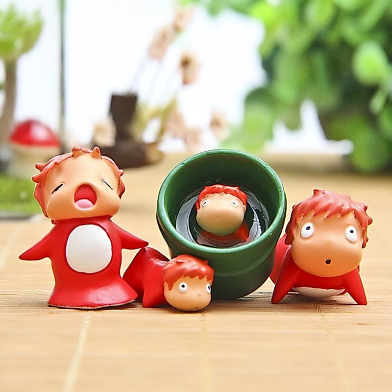 4 ชิ้น/เซ็ตอะนิเมะ Ponyo บน Cliff รูปถังปลาทองเจ้าหญิงรุ่น Q PVC Action Figures รุ่นเดสก์ท็อปตกแต่งตุ๊กตาของเล่น รูปที่ 1