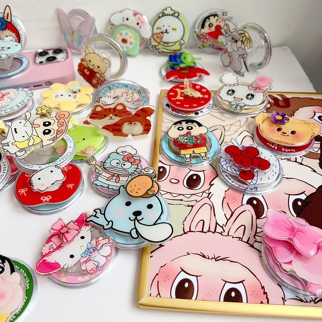 Magnetic Attraction ที่วางโทรศัพท์พับได้ Creative Rotatable Design Crayon Shin-chan กระต่าย Hello Kitty ขาตั้งน่ารัก Kickstand สําหรับ Naked โทรศัพท์มือถือ Magsafe กรณี Anti-drop PC Bracket รูปที่ 4