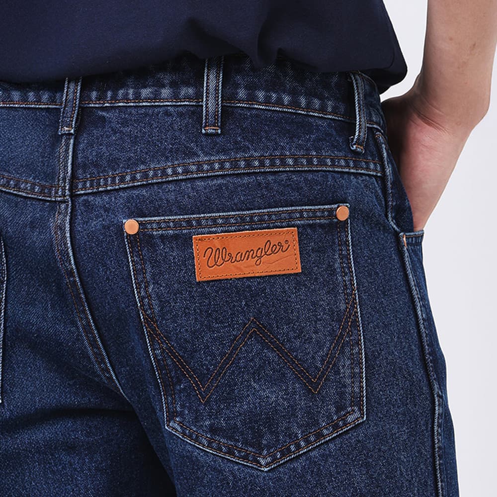 WRANGLER กางเกงยีนส์ผู้ชาย เอวกลาง ทรงตรง รุ่น WR S326MGREF11 สียีนส์กลาง รูปที่ 6
