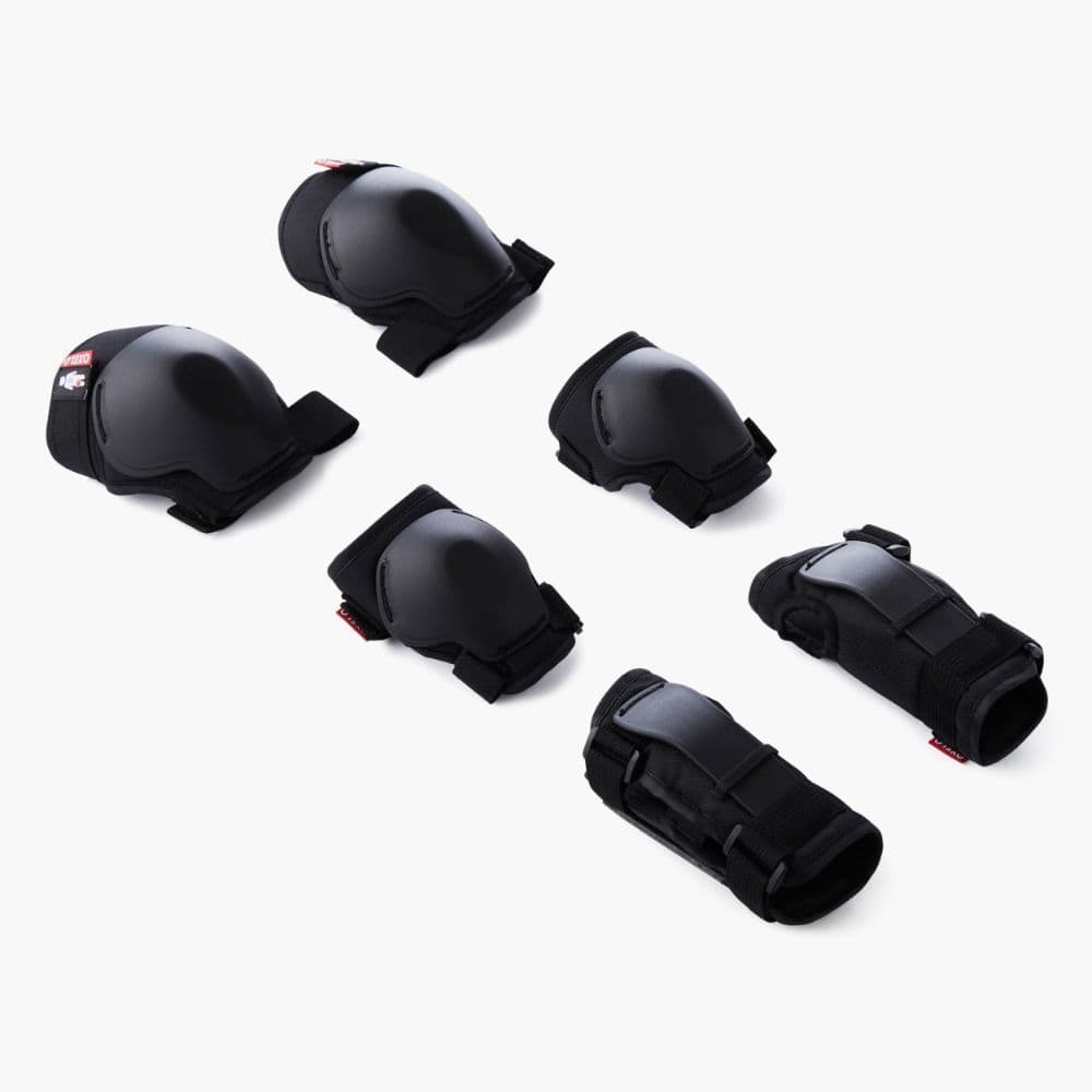 Decathlon Kids' Skating Protective Gear ชุดสนับป้องกันสำหรับเด็กใส่เล่นสเก็ต สเก็ตบอร์ด และสกู๊ตเตอร์รุ่น 100 - Black รูปที่ 7