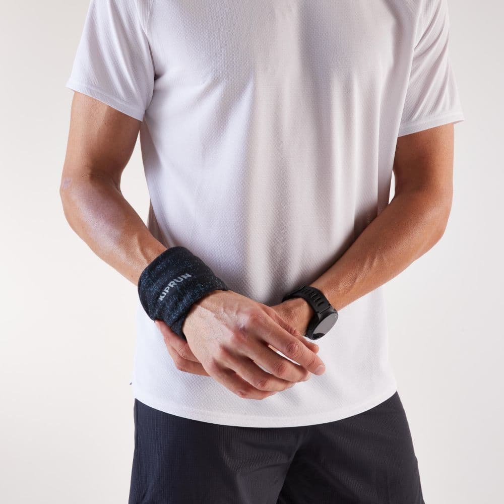 Decathlon Unisex Running Neck Warmer Headband ที่อุ่นคอสำหรับใส่วิ่ง/ผ้าคาดศีรษะอเนกประสงค์ Unisex รุ่น Kiprun- Grey รูปที่ 4