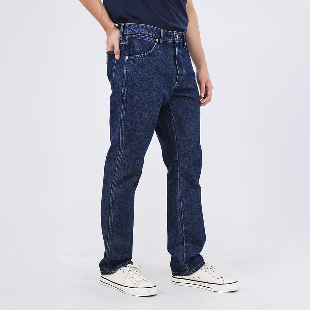 WRANGLER กางเกงยีนส์ผู้ชาย เอวกลาง ทรงตรง รุ่น WR S326MGREF11 สียีนส์กลาง รูปที่ 3