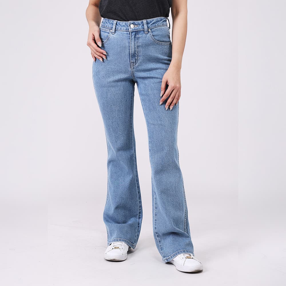 WRANGLER กางเกงยีนส์ผู้หญิง เอวสูง ทรงขาม้า Bootcut รุ่น WR S526WBOTF12 สียีนส์อ่อน รูปที่ 3