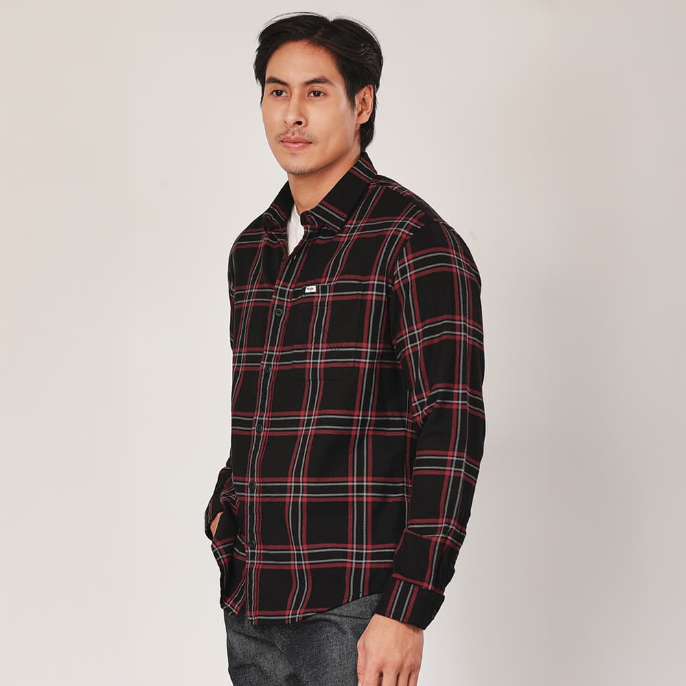 WRANGLER เสื้อเชิ้ตแขนยาวผู้ชาย รุ่น WR F425MSHLF55 สีดำ รูปที่ 4