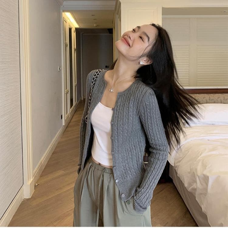 Chili Koko เสื้อแจ็คเก็ตคาร์ดิแกนถักสั้นสีเทาสำหรับผู้หญิง ทรงเข้ารูปแขนยาวอเนกประสงค์ฤดูใบไม้ร่วง R023 รูปที่ 5