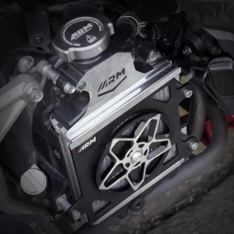 ฝาครอบไฟเลี้ยว 3D TYPE STAR ARM ARUMI SPINNER ฝาครอบหม้อน้ำ Vario160/PCX160 รูปที่ 2