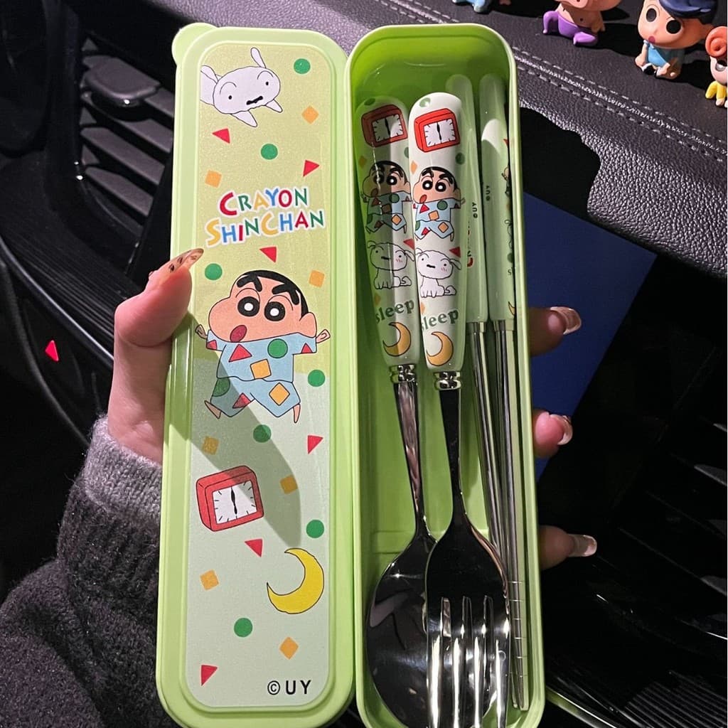 ชุดช้อนส้อมและตะเกียบสแตนเลสลาย Crayon Shin-chan สำหรับนักเรียน พกพาสะดวก พร้อมกล่อง TH รูปที่ 2