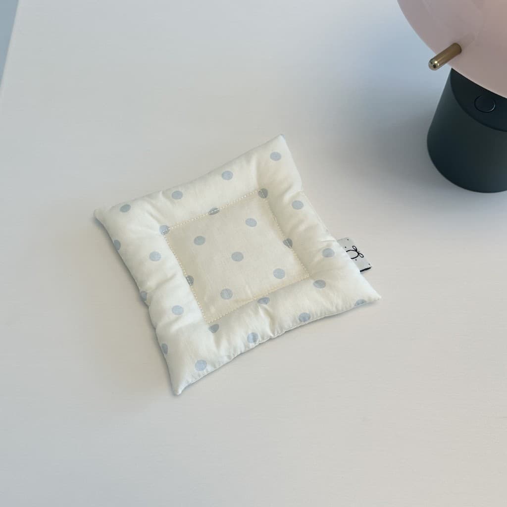 Ins Polka Dot ประณีต Coaster ฉนวนกันความร้อนสแควร์ผ้านุ่มน่ารัก Polka Dot ตกแต่งห้องครัวร้านอาหาร รูปที่ 7