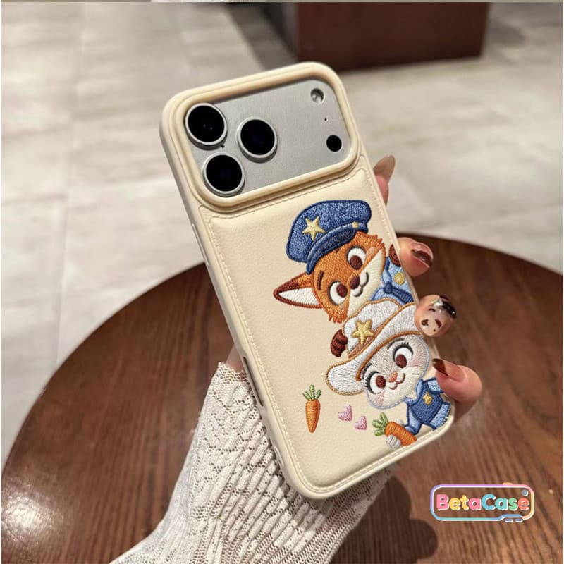 เคส iPhone 17 16 15 14 13 12 11ProMax Phone Case ลายการ์ตูนคู่หูจิ้งจอกกับกระต่ายนักสืบ น่ารักเกาหลี ซิลิโคนกันกระแทก รูปที่ 4