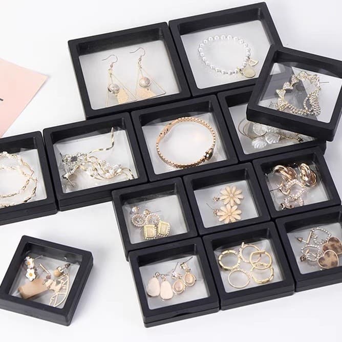 10 ชิ้น กรอบลอย 3D กล่องแสดงเครื่องประดับ แผ่นฟิล์ม PE แขวนเก็บของ จัดเก็บป้องกันออกซิเดชัน รูปที่ 9