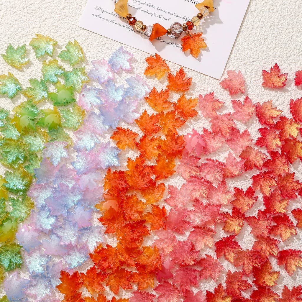 10 ชิ้นที่มีสีสันไล่โทนสีสร้อยข้อมือใบเมเปิ้ลจี้ ทําเอง เครื่องประดับธีมฤดูใบไม้ร่วง รูปที่ 1