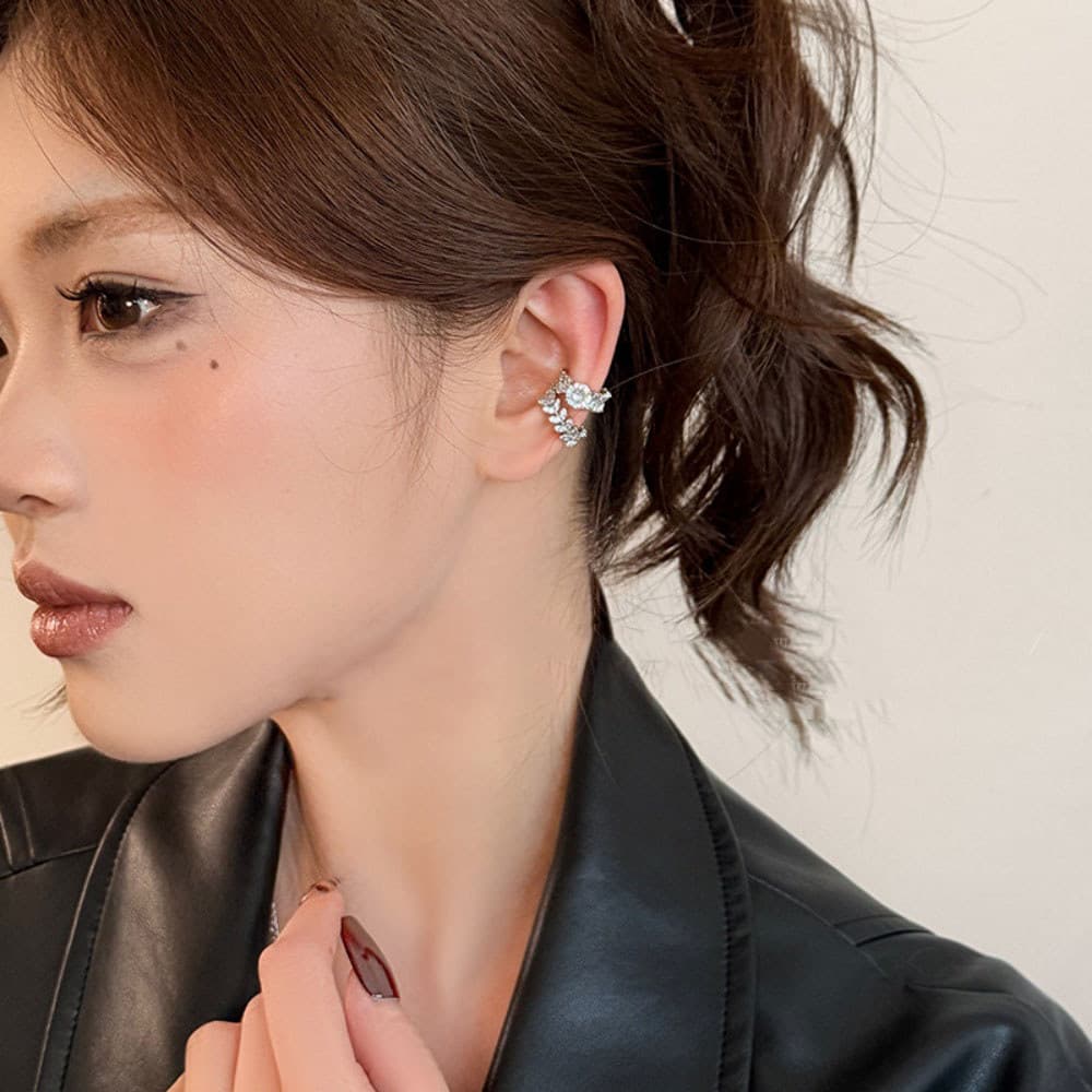 Niche Design Square Round Face Ear Cuffs Advanced Ear Clip Set No Piercing ต่างหูผู้หญิงสไตล์ใหม่ รูปที่ 3