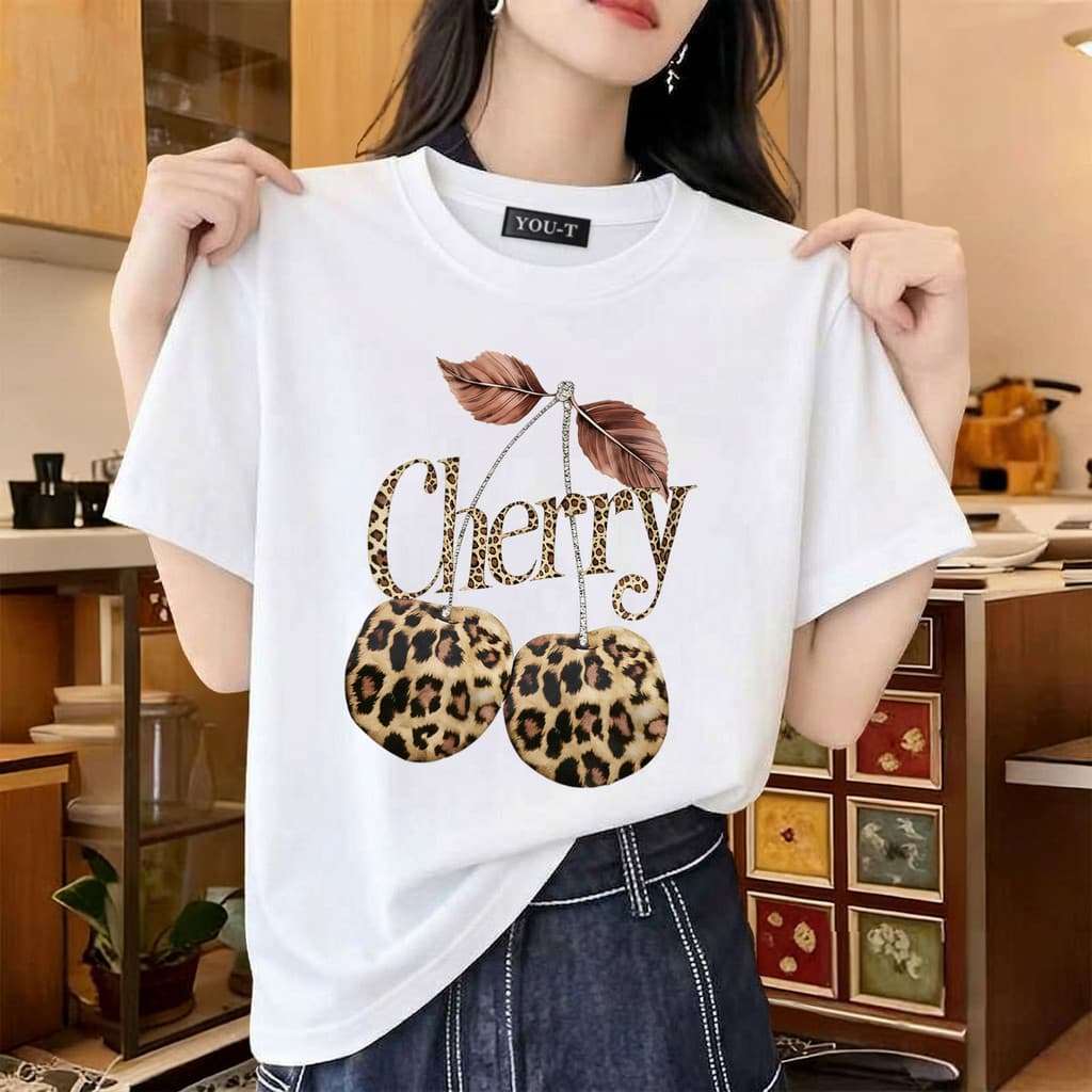 T42.SHOPเสื้อสีขาว เสื้อยืด oversize unisex เสื้อน่ารัก cotton 100% ไม่หดตัวลาย เสื้อไม่ยับ ลาย 'Leopard cherry' รูปที่ 3