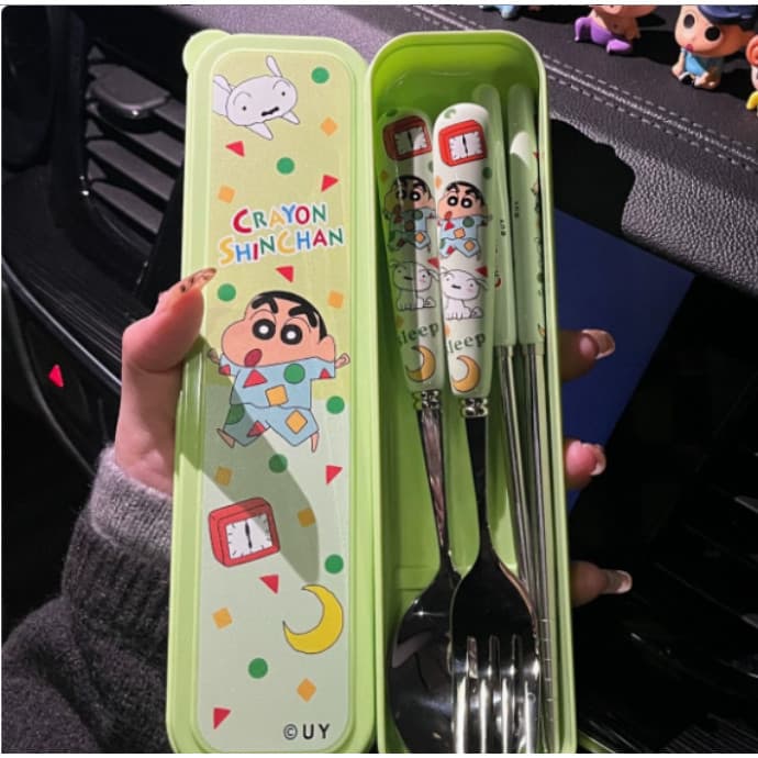 ชุดช้อนส้อมและตะเกียบสแตนเลสลาย Crayon Shin-chan สำหรับนักเรียน พกพาสะดวก พร้อมกล่อง TH รูปที่ 6