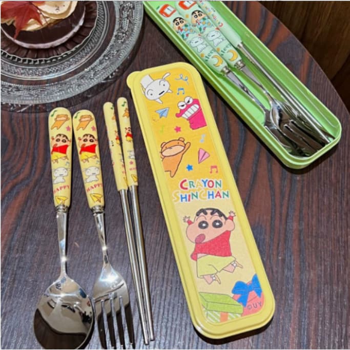ชุดช้อนส้อมและตะเกียบสแตนเลสลาย Crayon Shin-chan สำหรับนักเรียน พกพาสะดวก พร้อมกล่อง TH รูปที่ 5
