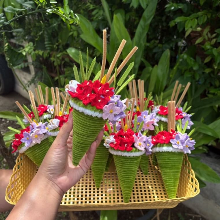 กรวยดอกไม้ พานไหว้ครู ช่อดอกไม้ ลวดกำมะหยี่ ดอกไม้ไหว้ครู มีหลายขนาด รูปที่ 4