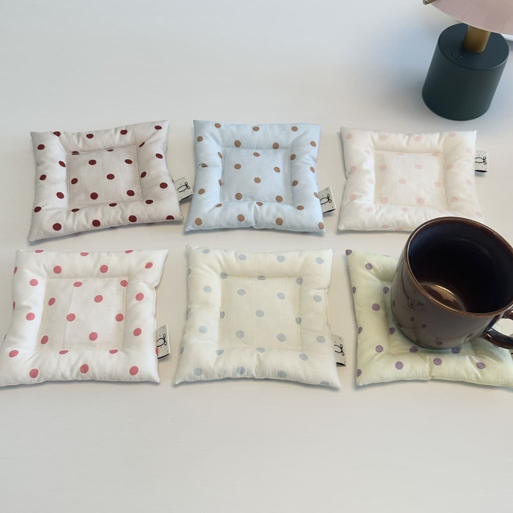 Ins Polka Dot ประณีต Coaster ฉนวนกันความร้อนสแควร์ผ้านุ่มน่ารัก Polka Dot ตกแต่งห้องครัวร้านอาหาร รูปที่ 4
