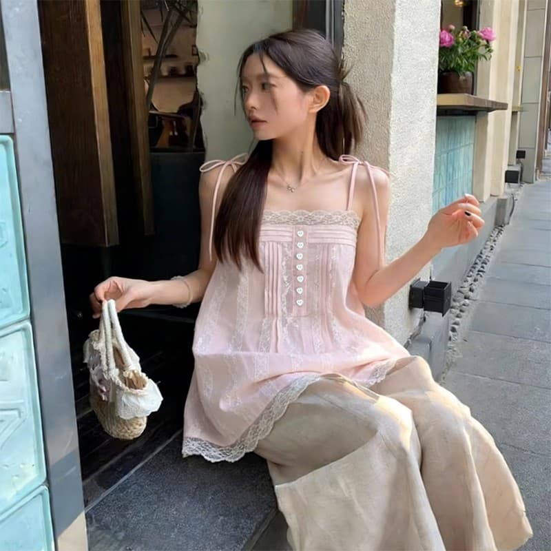 ZIRA เสื้อสายเดี่ยว สไตล์เกาหลี แฟชั่นสุดฮิต ผ้าปั้มนูนลายดอก งานลูกไม้เลส ลูกบานกระดุมหัวใจ ยางยืด น่ารัก รูปที่ 3