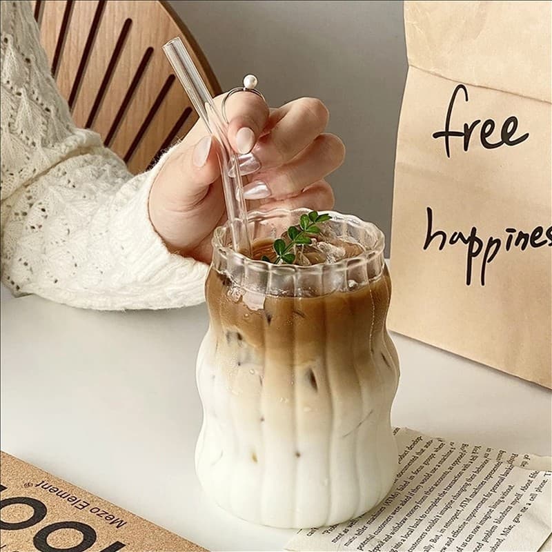 SUNNY INS 530 มล. แก้วกาแฟ ทรงกลม สไตล์เกาหลี ทนความร้อน สีโปร่งใส แก้วใสลายตรง แก้วคาเฟ่ ถ้วยแก้วบอโลซิลิเกตสูง ดืมนม รูปที่ 7