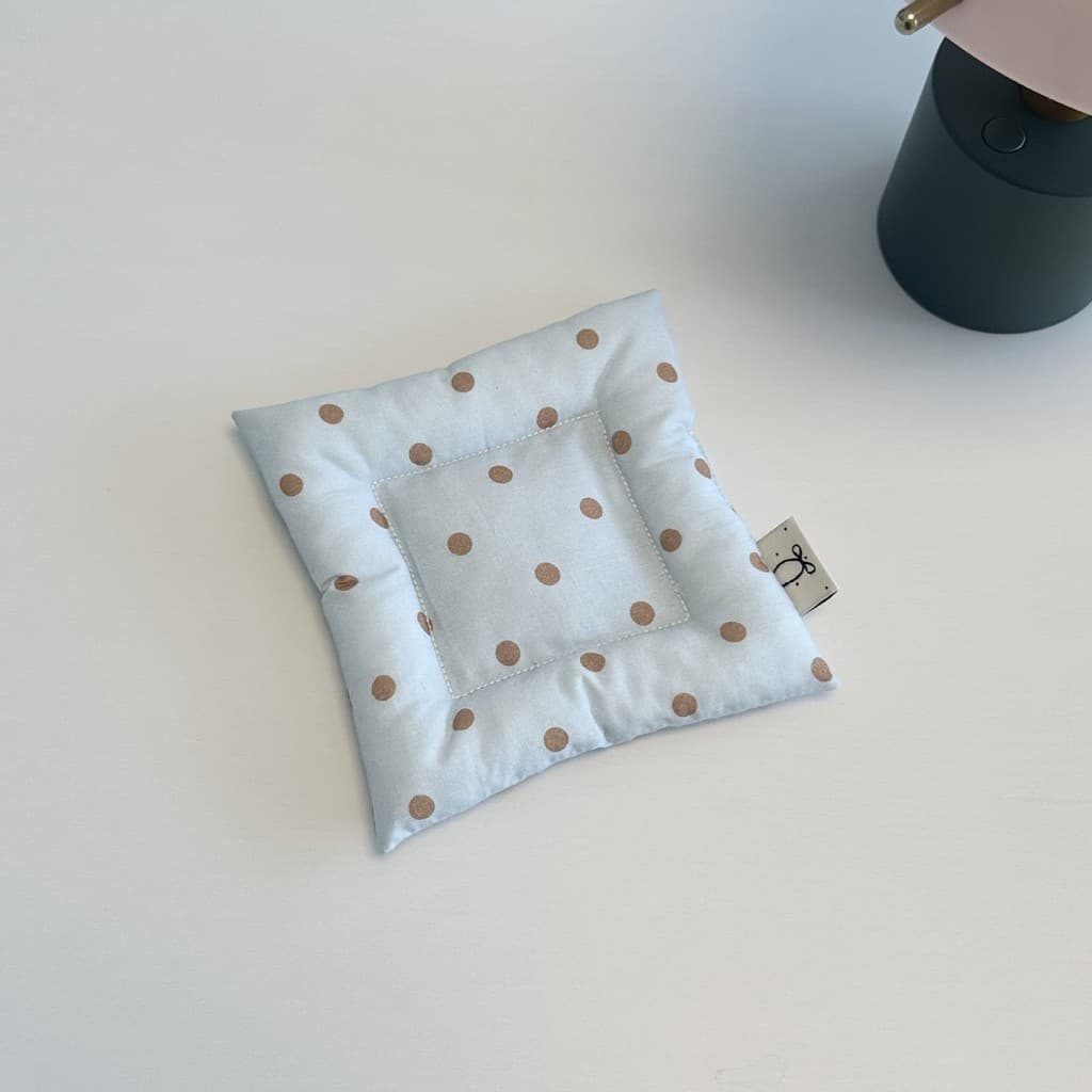 Ins Polka Dot ประณีต Coaster ฉนวนกันความร้อนสแควร์ผ้านุ่มน่ารัก Polka Dot ตกแต่งห้องครัวร้านอาหาร รูปที่ 6