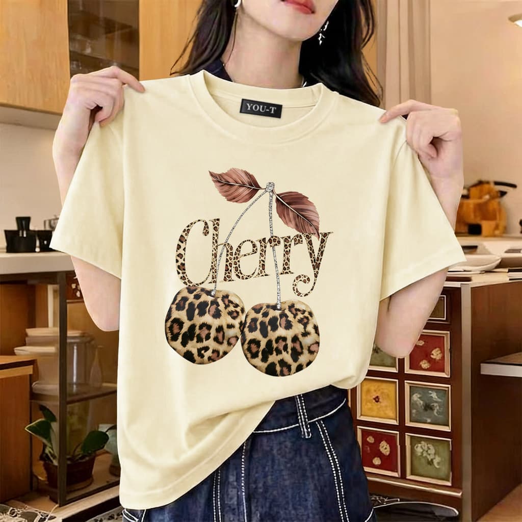 T42.SHOPเสื้อสีขาว เสื้อยืด oversize unisex เสื้อน่ารัก cotton 100% ไม่หดตัวลาย เสื้อไม่ยับ ลาย 'Leopard cherry' รูปที่ 1