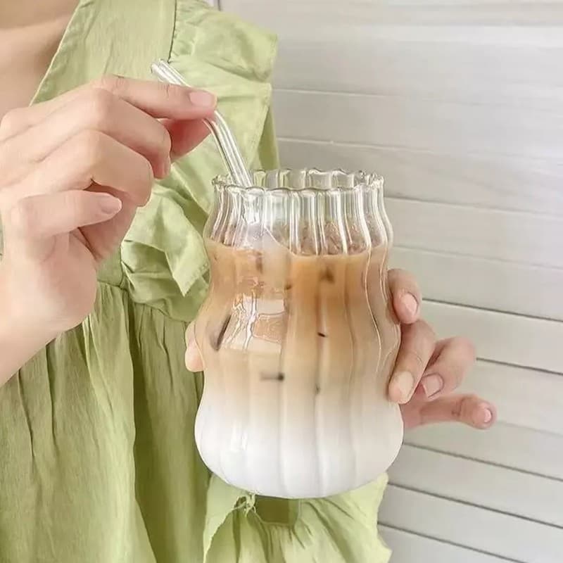SUNNY INS 530 มล. แก้วกาแฟ ทรงกลม สไตล์เกาหลี ทนความร้อน สีโปร่งใส แก้วใสลายตรง แก้วคาเฟ่ ถ้วยแก้วบอโลซิลิเกตสูง ดืมนม รูปที่ 8