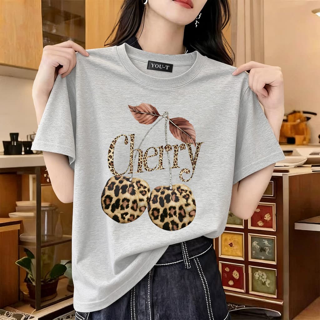 T42.SHOPเสื้อสีขาว เสื้อยืด oversize unisex เสื้อน่ารัก cotton 100% ไม่หดตัวลาย เสื้อไม่ยับ ลาย 'Leopard cherry' รูปที่ 4