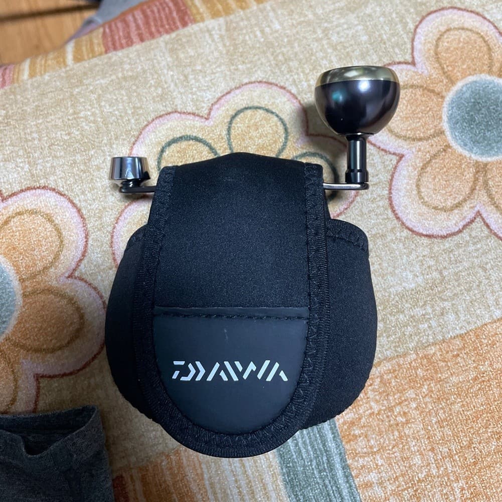 ซื้อ 1 แถม 1 จัดส่งทันที Daiwa กระเป๋าใส่รอกตกปลา Baitcasting Reel Bag Reel Protective Storage Case รูปที่ 7