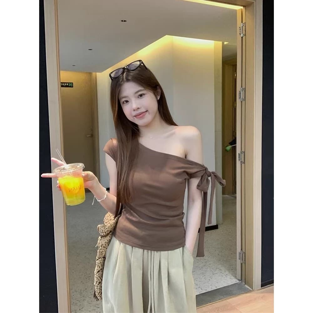 Nemo#FY5179 เสื้อยืดแขนกุด เปิดไหล่ ดีเทลผูกโบว์ สีพื้น ใส่ได้2แบบ มีฟองน้ำ รูปที่ 8