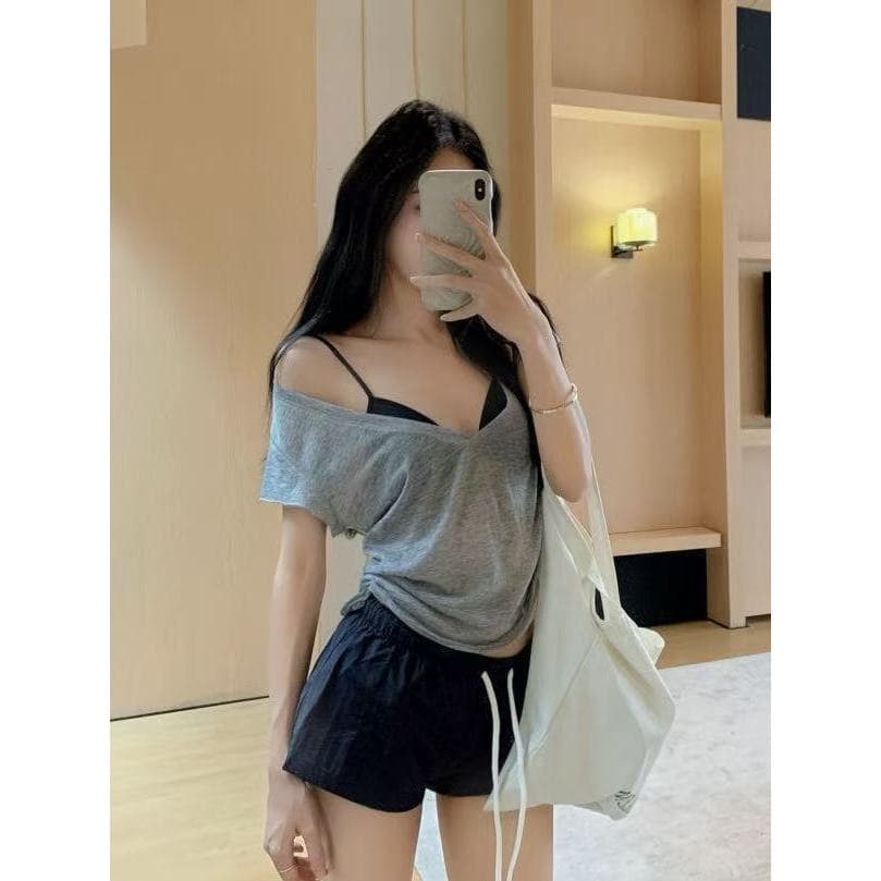 Velca จากไทย เสื้อท่อนบน คอวี แขนสั้น ป้องกันแดด สไตล์หวานเซ็กซี่ ลุคสบายๆ รูปที่ 8