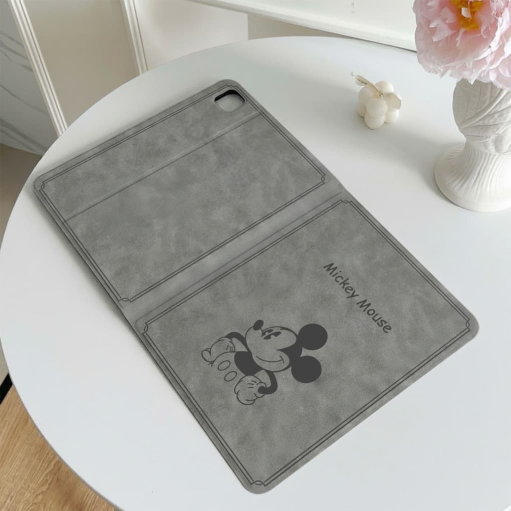 24ชั่วโมงจัดส่งเคสiPad Air7/6 13 Pro13 2024 Gen11 Gen8/9 Air5 mini7 รุ่นตัวละครน่ารัก ผิวสีเทา ป้องกันแรงกระแทกดี รูปที่ 1