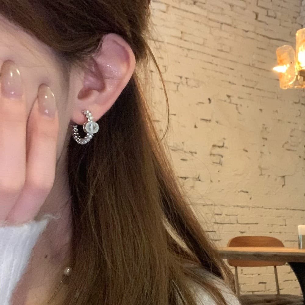 Niche Design Square Round Face Ear Cuffs Advanced Ear Clip Set No Piercing ต่างหูผู้หญิงสไตล์ใหม่ รูปที่ 8