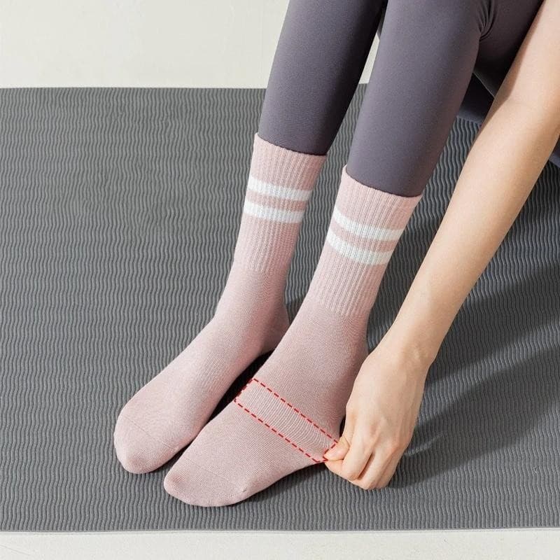 ถุงเท้าปุ่มกันลื่นCotton ระบายอากาศได้ถึงเหมาะสำหรับโยคะ/พีลาทิสCotton non-slip socks suitable for yoga รูปที่ 3