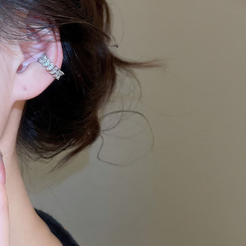 Niche Design Square Round Face Ear Cuffs Advanced Ear Clip Set No Piercing ต่างหูผู้หญิงสไตล์ใหม่ รูปที่ 5
