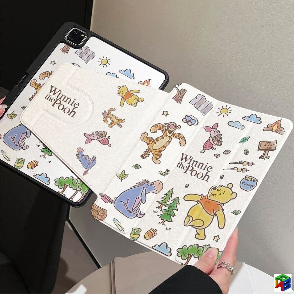 หมีน้อย เดอะพูห์ 720° หมุนสามพับเคสiPad Gen11-A16 Gen10 10.9 นิ้ว/Air7 M3 2025/Air6/5/4 M2 mini6/7 8.3 นิ้วPro2025 M5/Gen7/8/9 10.2 เคสอะคริลิค รูปที่ 3