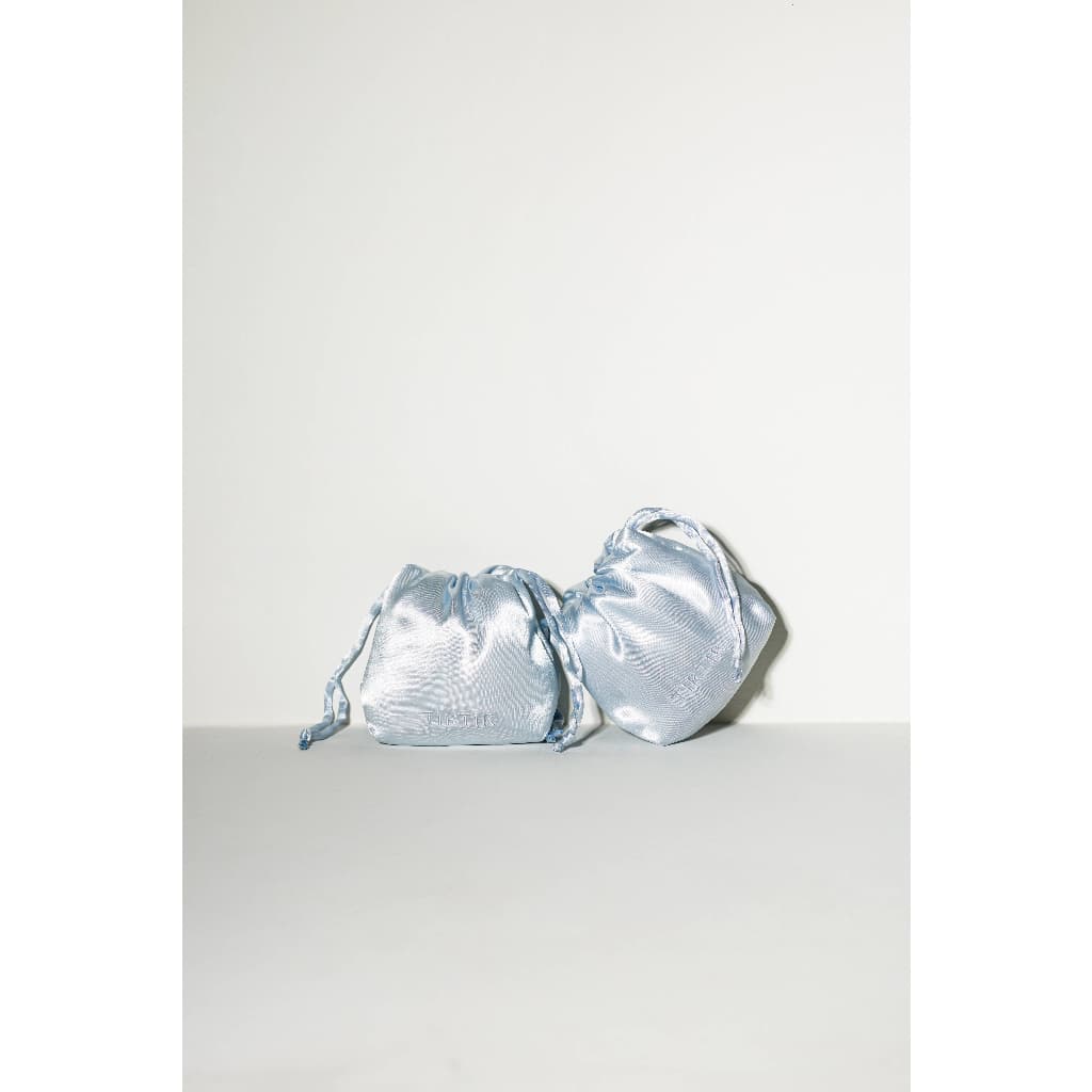 Silver Pouch / NOT FOR SALE รูปที่ 1