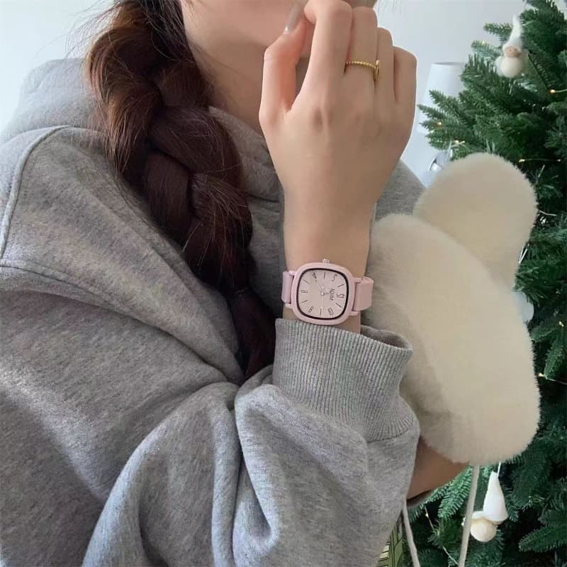 นาฬิกาควอตซ์สีเจลลี่พร้อมเคสทรงสี่เหลี่ยมและเครื่องชั่งดิจิตอลสําหรับผู้หญิงสไตล์กระโหลก รูปที่ 2