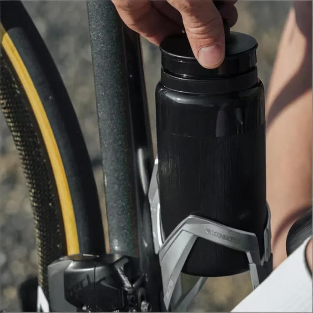 FLY Breakaway ขวดน้ําจักรยาน 550ml 750ml – เครื่องดื่มกีฬาน้ําหนักเบาพิเศษพร้อมวาล์วดึงแบบกด สไตล์ Tour de France สําหรับการปั่นจักรยาน รูปที่ 4