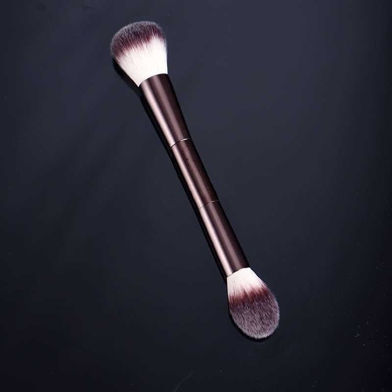 Hourglass Veil Powder Brush 2-In-1 – เมษายน Hot Pick For Blush Highlighter, ขนแปรงนุ่ม, มืออาชีพเสร็จสิ้น รูปที่ 3