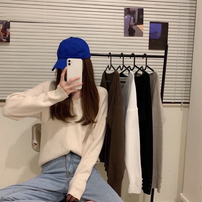 DODO* *เสื้อแขนยาวคอวี สีพื้นเรียบง่าย ติดกระดุมตรงแขน ใส่สวย ดูหร รูปที่ 2