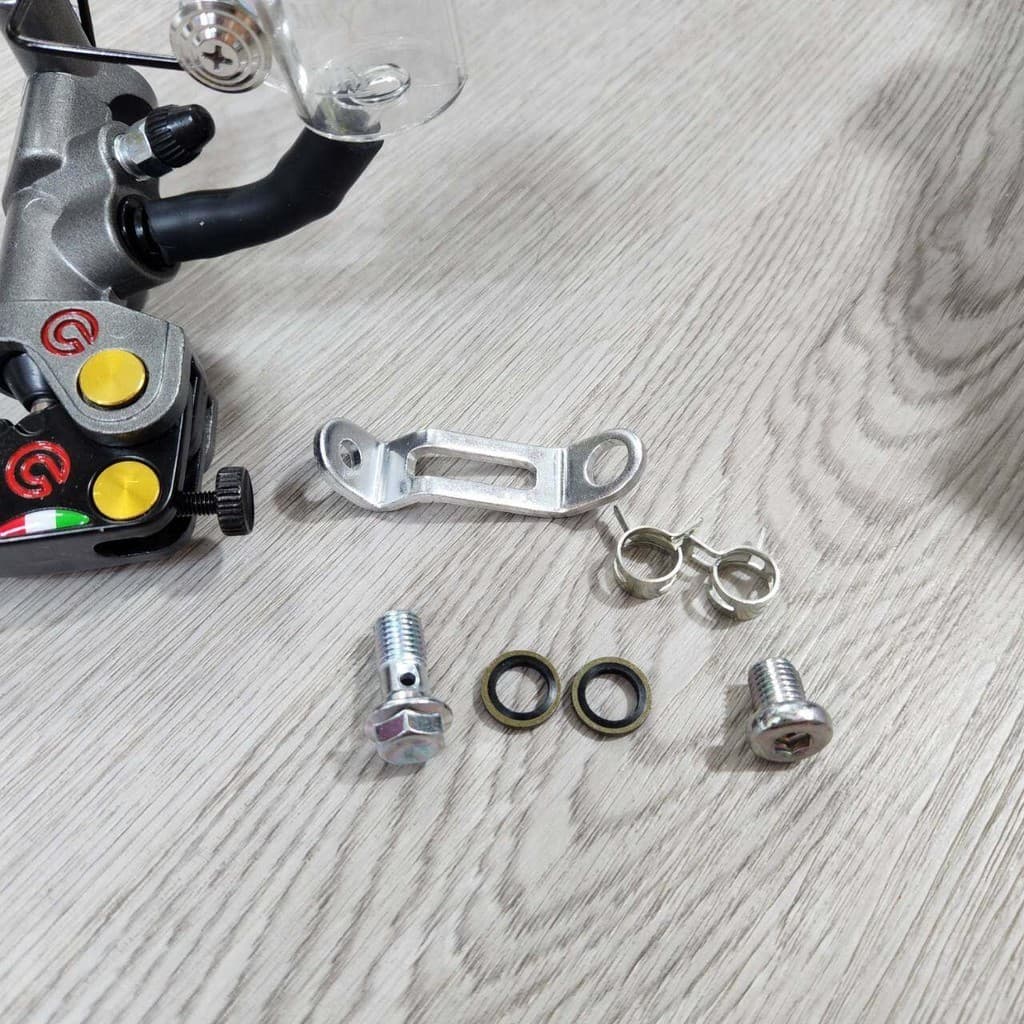 1ข้าง ปั๊มอะรอสซี่ CNC กล่องน้ำตาล ด้านขวา1ข้าง + ฝาสีน้ำเงิน + กระปุกน้ำมันเบรค+น็อตสแตนเลส ชุดสุดคุ้ม รูปที่ 2