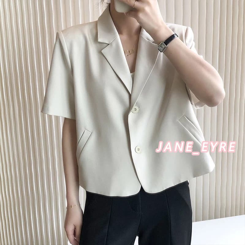 การจัดส่งที่รวดเร็ว เสื้อเบลเซอร์สำหรับผู้หญิงครอปท็อปสำนักงานแฟชั่นอย่างเป็นทางการแขนสั้นคาร์ดิแกนแจ็คเก็ตธรรมดา JN รูปที่ 3