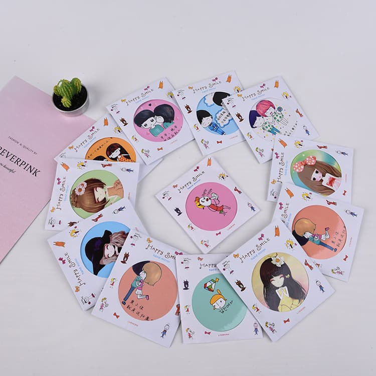 YOTAI กระจกพกพา น่ารักน่าใช้ น้ำหนักเบา พกพาง่าย ลายน่ารักสดใส กระจกแบบพกพาL828 รูปที่ 2
