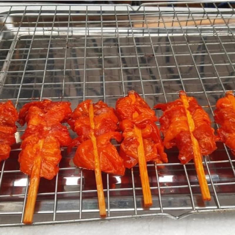 ไก่ย่างแดงไม้หนีบ | RED GRILLED CHICKEN รูปที่ 4