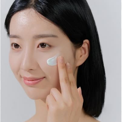 SKIN1004 Madagascar Centella Hyalu-Cica Water-Fit Sun Serum SPF50+ รูปที่ 5