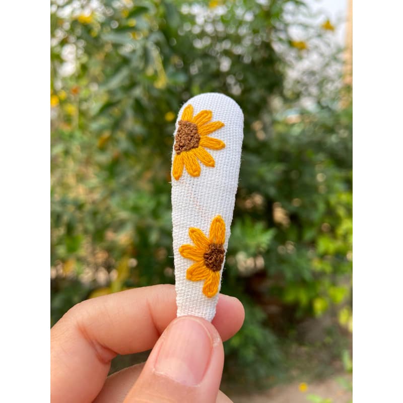 กิ๊บติดผมปักมือลายดอกไม้น่ารัก งานhandmade ขนาด 7 cm รูปที่ 4