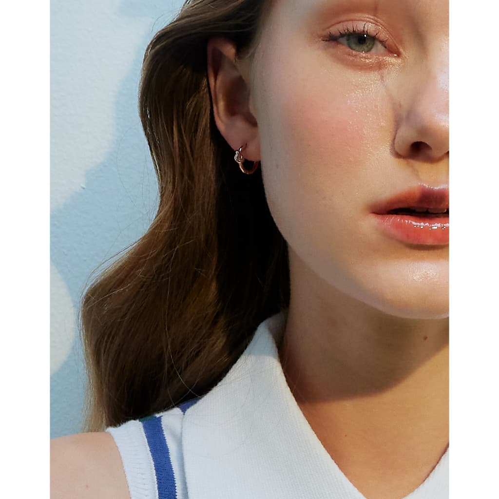 Julys - knot huggie earrings รูปที่ 4